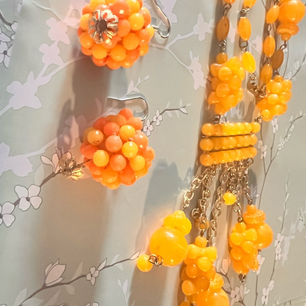 Fun Lucite Orange and yellow Necklace and earrings 1960s